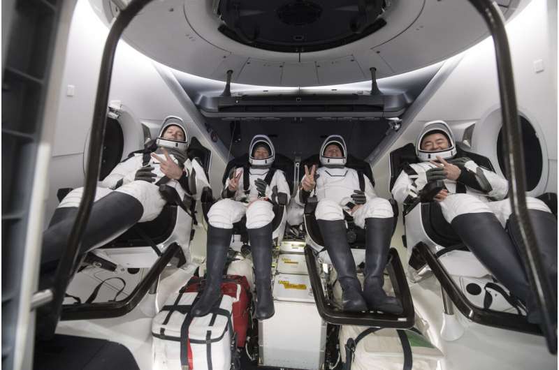 SpaceX 200 Günlük Uçuşu Sona Erdirerek 4 Astronotunu Dünya'ya Geri Döndürdü