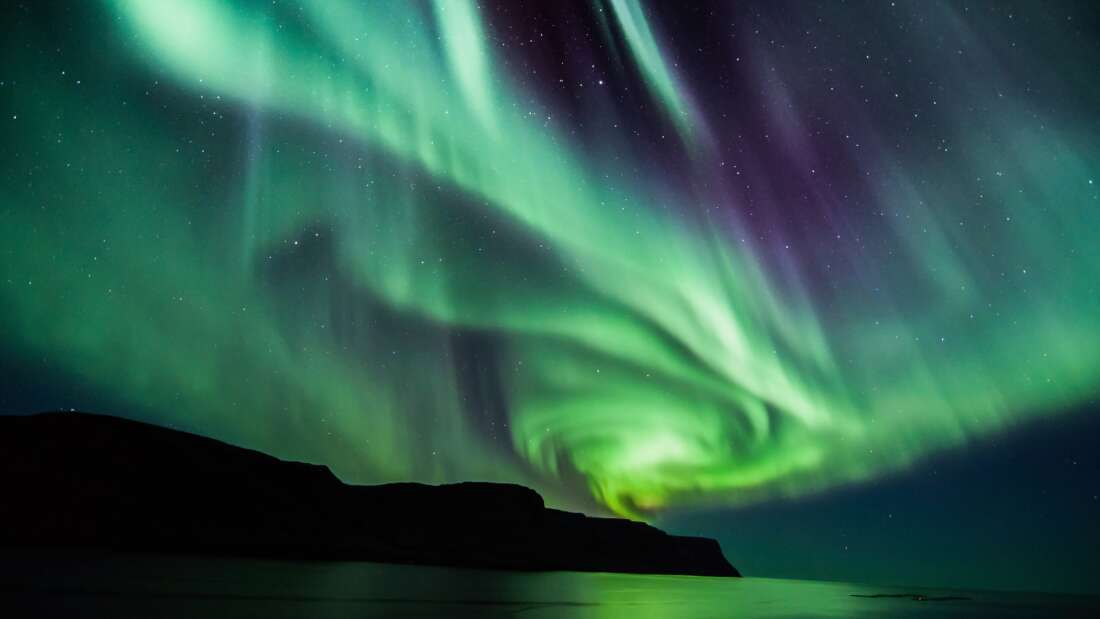 Auroralar Özel Dalgalarda Sörf Yapan Elektronlar Tarafından Laboratuvarda Yeniden Oluşturuldu