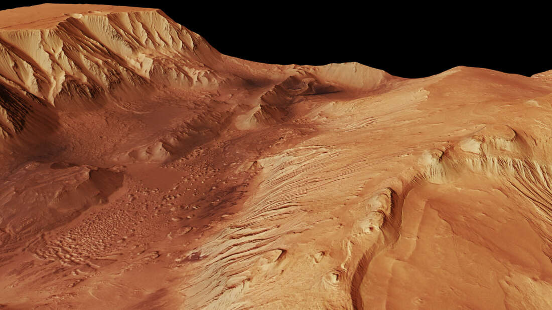Mars'ın En Büyük Kanyonunun Altında Su Bulunmuş Olabilir