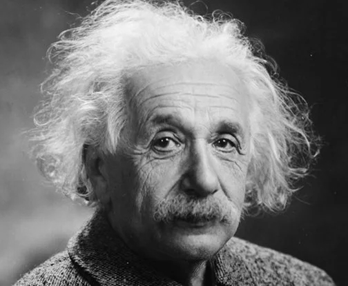 Einstein Etkisi: Bilim İnsanlarının Söylediği Düşünürlerse, Saçmalıklara Daha Çok Güveniliyor