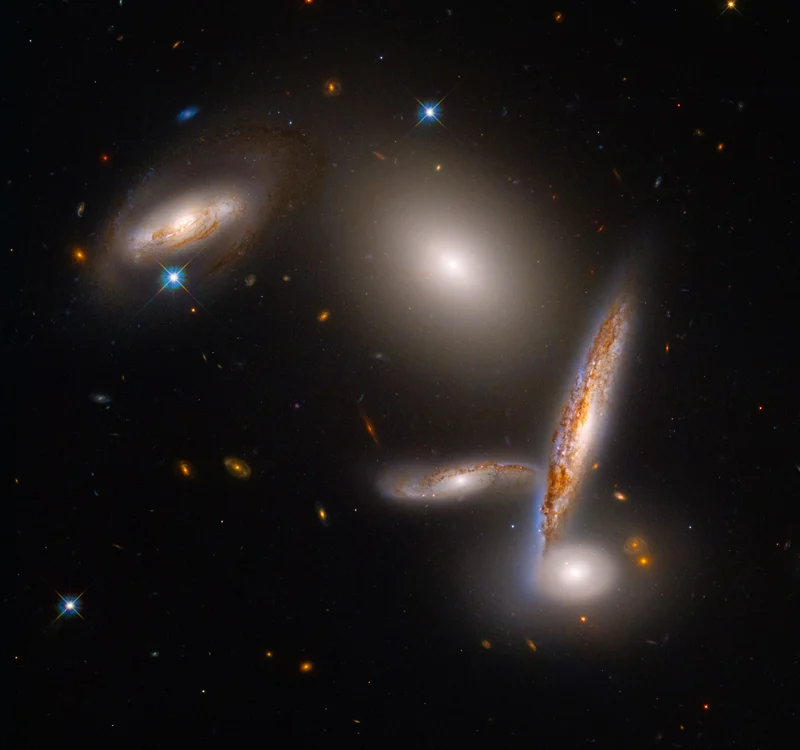 Olağandışı Galaksilerin Hubble Tarafından Yakalanan Muhteşem Görüntüleri
