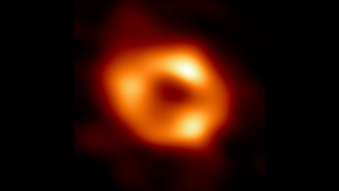 Galaksimizin Merkezindeki Süper Kütleli Kara Delik Sagittarius A*'nın İlk Görüntüsü