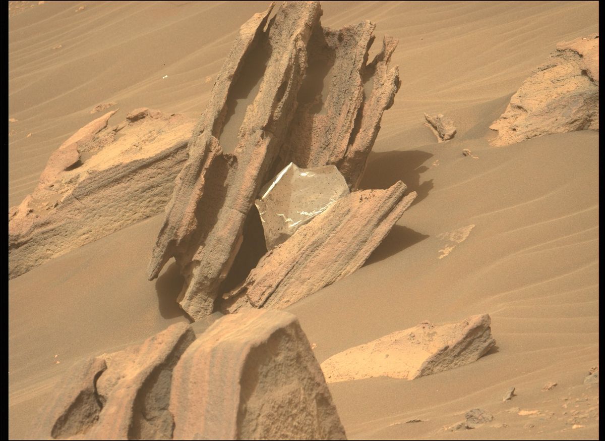 Perseverance, Mars'ta Beklenmedik Bir Çöp Buldu
