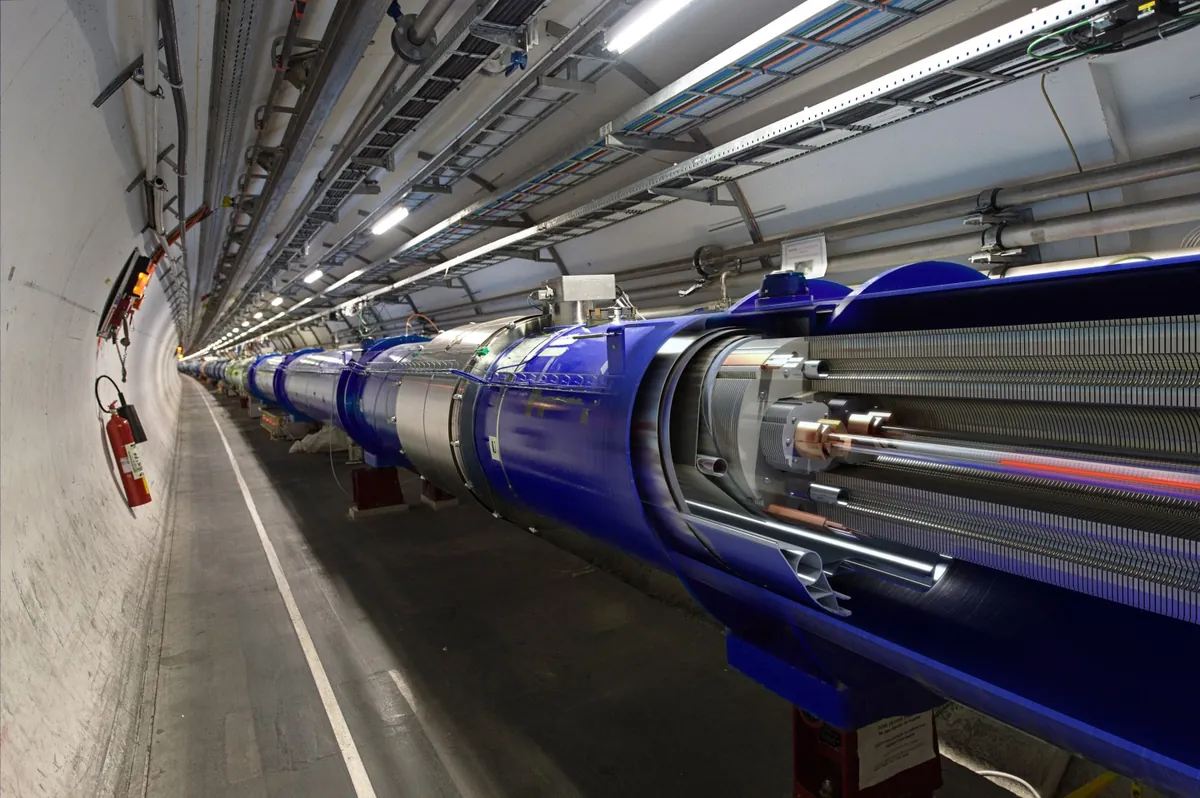 Büyük Hadron Çarpıştırıcısının Rekor Enerjiyle Çalışması Başladı