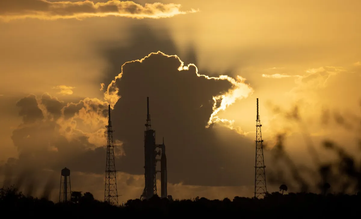 NASA 4 Milyar Dolarlık Roketi Tropik Fırtına Sırasında Dışarıda Bırakıyor