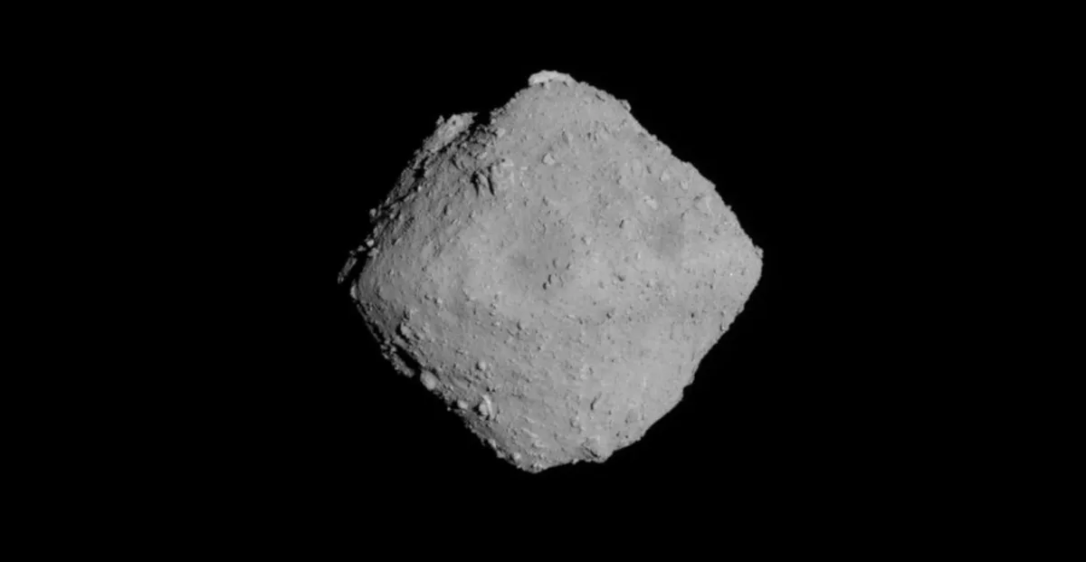 Asteroit Ryugu Suyla Değiştirildi ve Güneşten Daha Eski Organik Moleküller Tutuyor