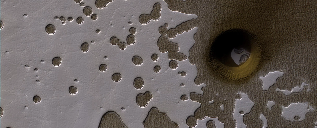 Yeni Bir Model, Mars'ın Güney Kutbundaki Su Döngülerini Açıklıyor
