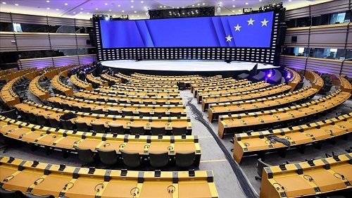İlk Yapay Zeka Yasası Avrupa Parlamentosu Tarafından Kabul Edildi