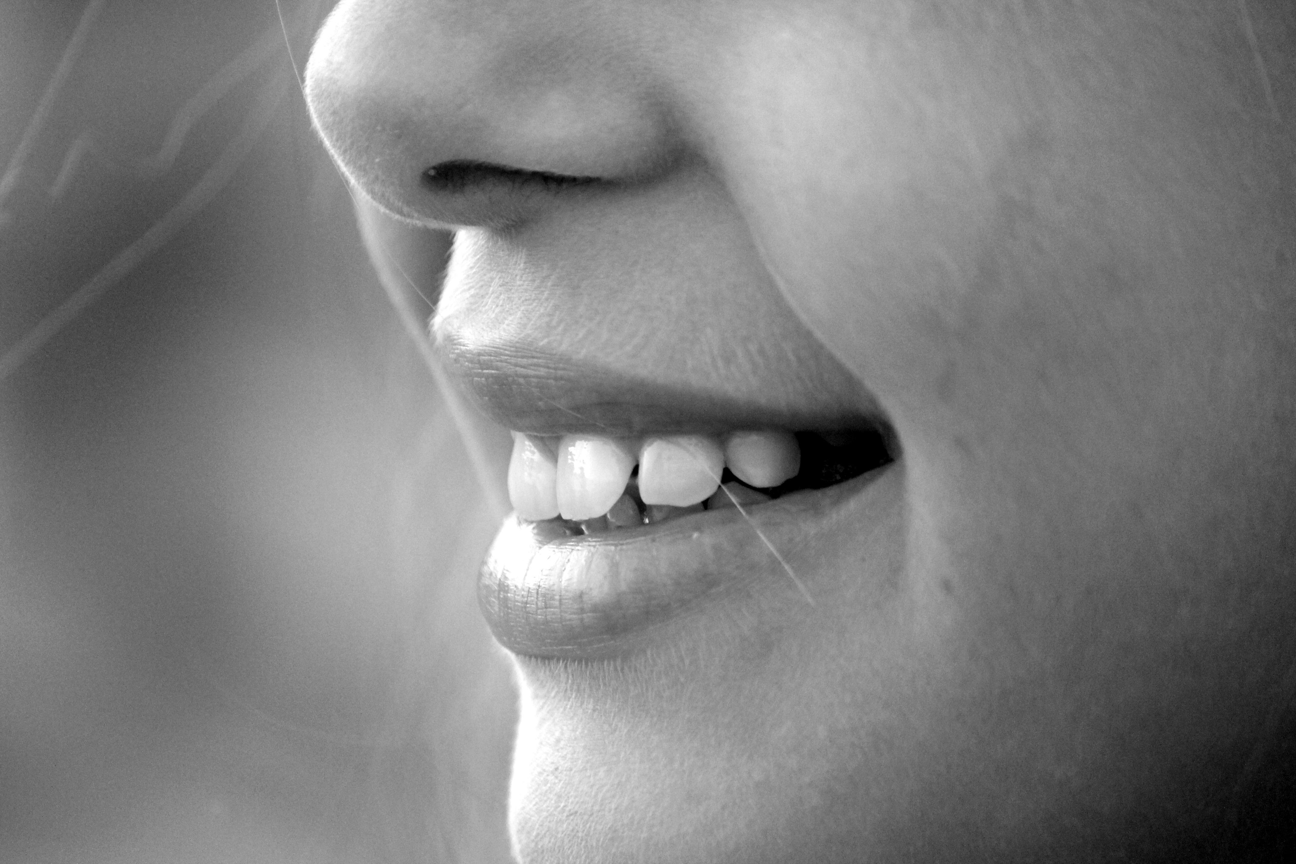 Bir Uzman Doğal Dişlerinizin Neden Paha Biçilemez Olduğunu Açıklıyor