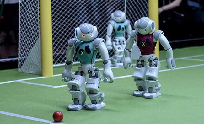 Boğaziçi ve Bremen Üniversitesi robot futbol takımları sahaya indi