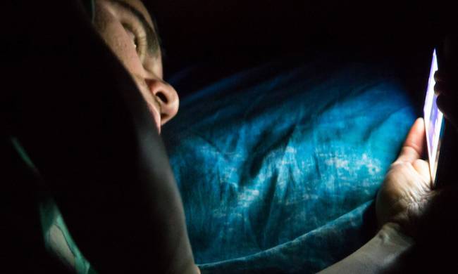 Uyumadan Önce Akıllı Telefon Kullanımı Nelere Sebep Oluyor?