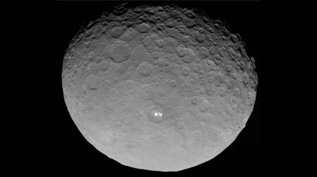 Ceres'in yakın çekim görüntüsü
