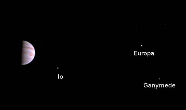 İşte Juno'nun dünyaya gönderdiği ilk fotoğraf