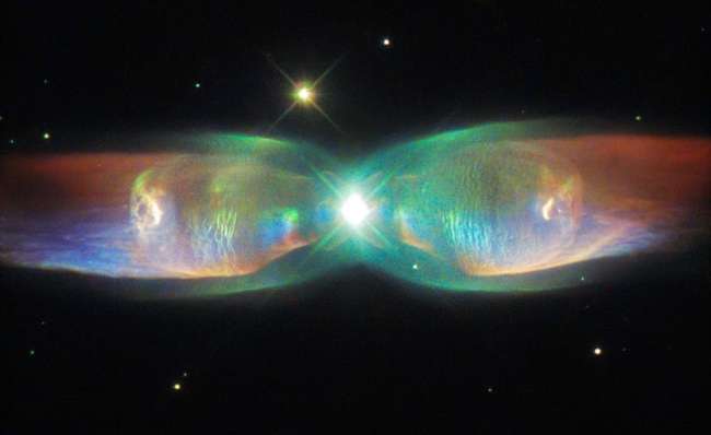 Kelebeğin Kanatları: İkiz Jet Nebula
