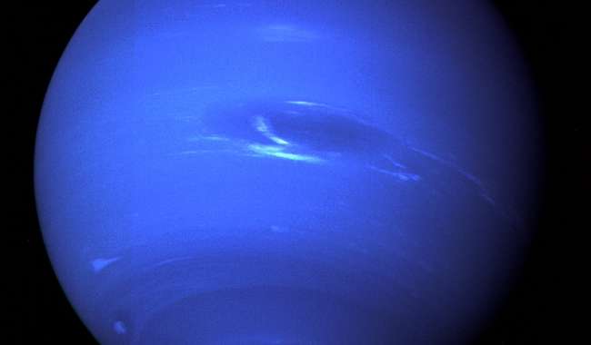 Neptün Neden Mavi Görünür?