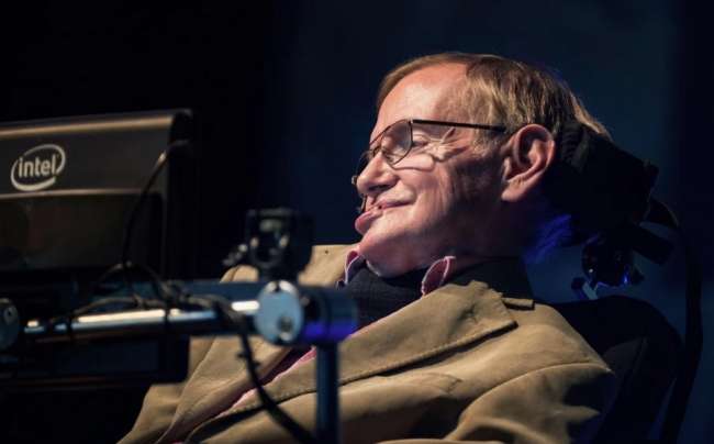 Stephen Hawking’ten İnsanlığa Uyarı: Kendi Sonumuzu Kendimiz Hazırlıyoruz