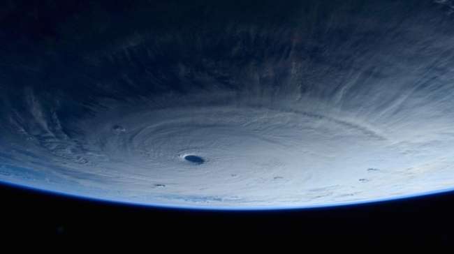 'Süper tayfun' uzaydan görüntülendi