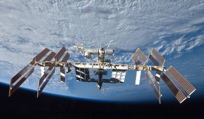 ISS 100 bininci turunu attı